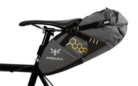 Bolso para sillín Apidura, una de las mejores piezas disponibles en el mercado con inteligentes detalles que justifican su precio Bolso para sillín Apidura, una de las mejores piezas disponibles en el mercado con inteligentes detalles que justifican su precio