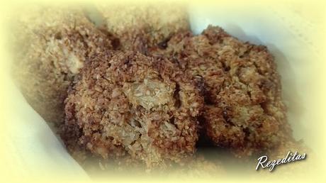 GALLETAS DE MANZANA, COCO Y AVENA GALLETAS DE MANZANA, COCO Y AVENA