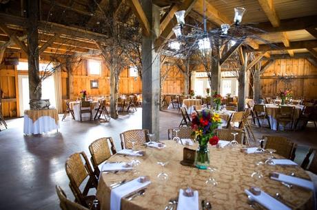 Una Boda Campestre con Tractor Incluido. Una Boda Campestre con Tractor Incluido.