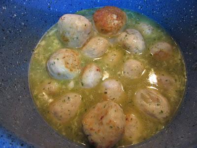 Albóndigas de pollo en salsa olla GM Albóndigas de pollo en salsa olla GM