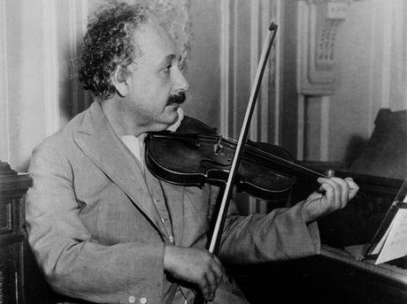 3.1416 Feliz día de π y feliz cumpleaños Einstein