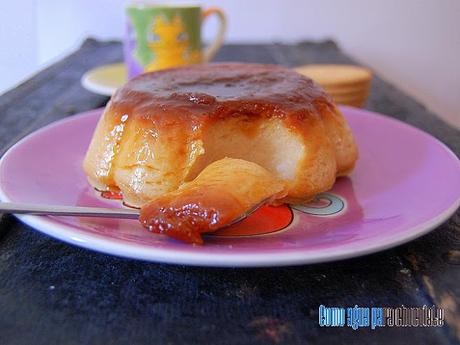 FLAN DE GALLETAS EN EL MICROONDAS.