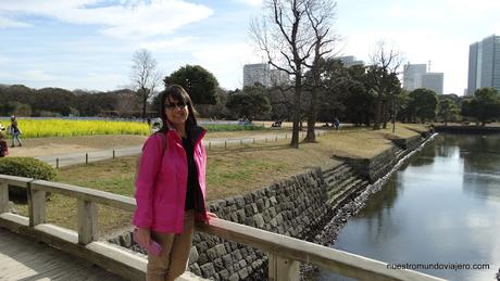 Tokio; los jardines Hamarikyu y los sótanos de la estación de Tokio