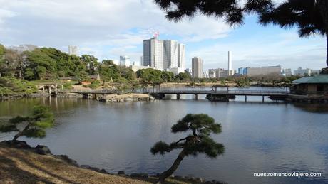 Tokio; los jardines Hamarikyu y los sótanos de la estación de Tokio