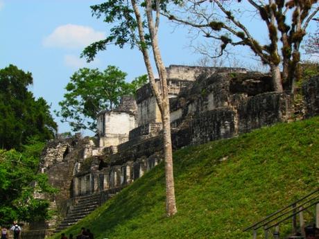 La Plaza Grande de la ciudad maya de Tikal. Guatemala La Plaza Grande de la ciudad maya de Tikal. Guatemala