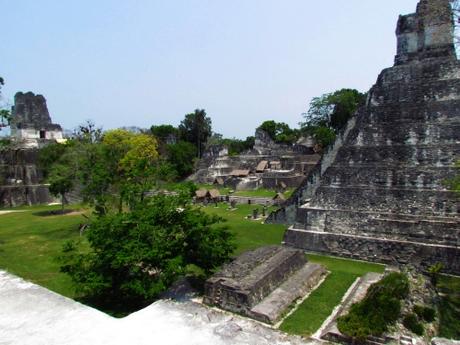La Plaza Grande de la ciudad maya de Tikal. Guatemala La Plaza Grande de la ciudad maya de Tikal. Guatemala