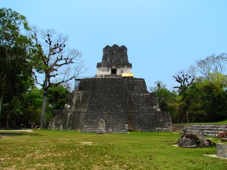 La Plaza Grande de la ciudad maya de Tikal. Guatemala La Plaza Grande de la ciudad maya de Tikal. Guatemala