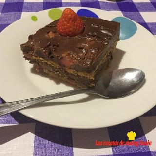 TARTA DE GALLETAS CON CHOCOLATE Y FRESAS EN THERMOMIX