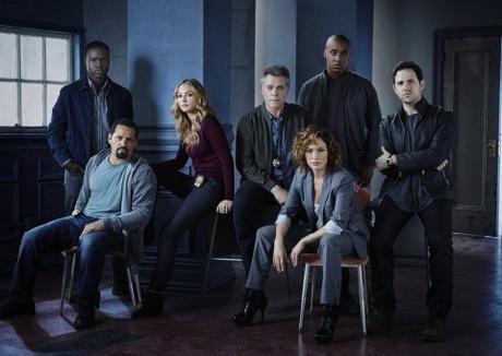 El 7 de abril, #UniversalChannel estrena #ShadesOfBlue, la nueva serie de #JenniferLopez