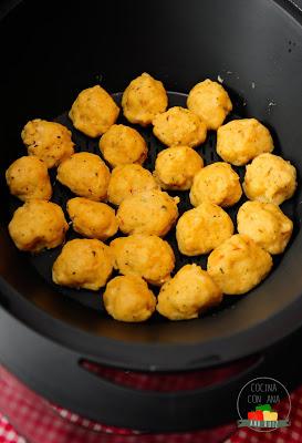 ALBÓNDIGAS DE BACALAO AL VAPOR CON SALSA DE ALMENDRAS (CON THERMOMIX Y TRADICIONAL) ALBÓNDIGAS DE BACALAO AL VAPOR CON SALSA DE ALMENDRAS (CON THERMOMIX Y TRADICIONAL)