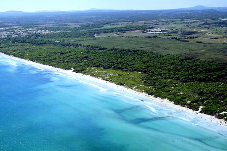 Vista aérea de Playa de Muro, foto de Garden Hotels Vista aérea de Playa de Muro, foto de Garden Hotels