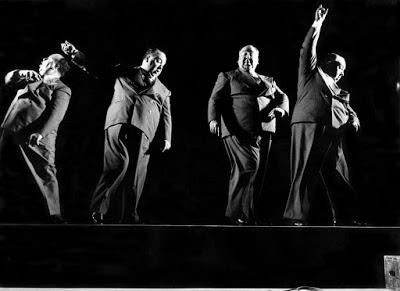 Unos pasos a lo Hitch Unos pasos a lo Hitch