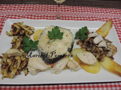 Merluza a la plancha con patatas, alcachofas y champiñon a la plancha. Merluza a la plancha con patatas, alcachofas y champiñon a la plancha.