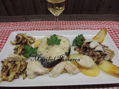 Merluza a la plancha con patatas, alcachofas y champiñon a la plancha. Merluza a la plancha con patatas, alcachofas y champiñon a la plancha.