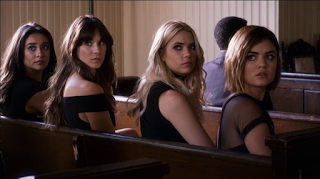 LAs gemelAs golpeAn dos veces LAs gemelAs golpeAn dos veces