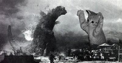 Gatos Versus Godzilla