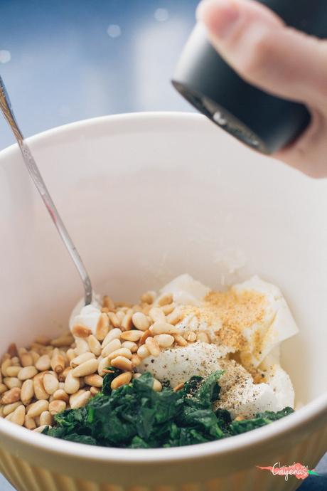 HACK: Tortellini de queso, espinacas y piñones. HACK: Tortellini de queso, espinacas y piñones.