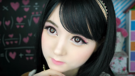 Truco de maquillaje para lucir como una muñeca de porcelana ¿Te animas? Truco de maquillaje para lucir como una muñeca de porcelana ¿Te animas?