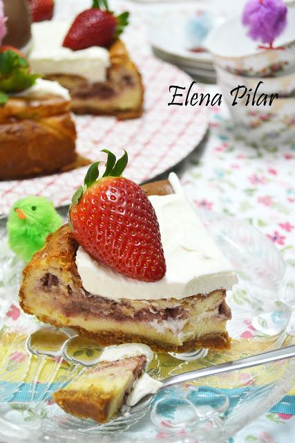 Cheesecake de chocolate blanco con relleno de fresas naturales