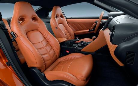 El Nissan GT-R de 2017 llega para seguir robando miradas.