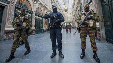 ATENTADOS en BRUSELAS: como siempre, manipulación anti-islámica y ritual de sangre