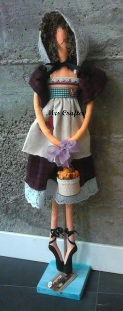 IGUALES...PERO DISTINTAS IGUALES...PERO DISTINTAS