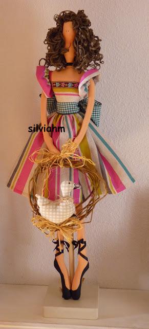 IGUALES...PERO DISTINTAS IGUALES...PERO DISTINTAS