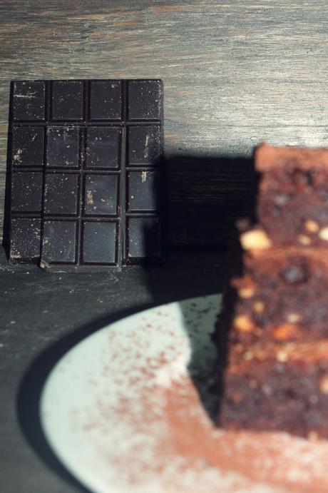 BROWNIE DE CHOCOLATE AROMATIZADO NARANJA Y JENGIBRE BROWNIE DE CHOCOLATE AROMATIZADO NARANJA Y JENGIBRE
