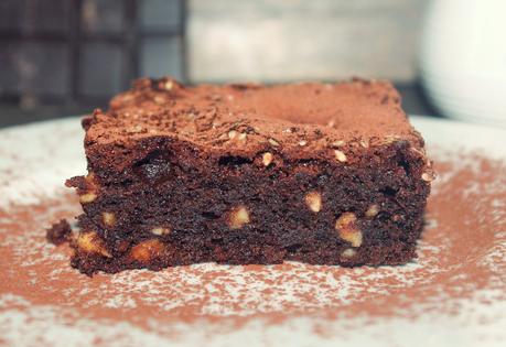 BROWNIE DE CHOCOLATE AROMATIZADO NARANJA Y JENGIBRE BROWNIE DE CHOCOLATE AROMATIZADO NARANJA Y JENGIBRE