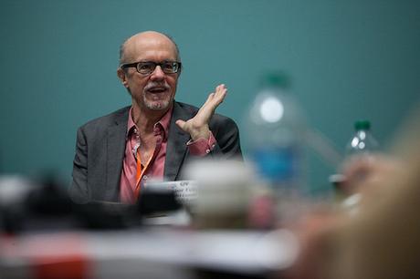 Crónica: el lenguaje que baila, entre la literatura y los hechos