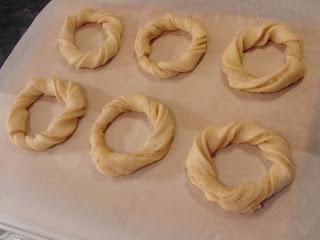 Rosquillas de almendras y crema de avellanas