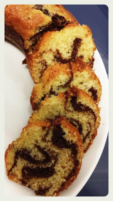 Bizcocho de yogur griego y chocolate Bizcocho de yogur griego y chocolate