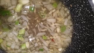 SOLOMILLOS DE SALMÓN CON SALSA DE MOSTAZA Y ALCAPARRAS SOLOMILLOS DE SALMÓN CON SALSA DE MOSTAZA Y ALCAPARRAS