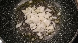 SOLOMILLOS DE SALMÓN CON SALSA DE MOSTAZA Y ALCAPARRAS SOLOMILLOS DE SALMÓN CON SALSA DE MOSTAZA Y ALCAPARRAS