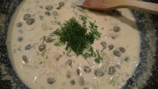 SOLOMILLOS DE SALMÓN CON SALSA DE MOSTAZA Y ALCAPARRAS SOLOMILLOS DE SALMÓN CON SALSA DE MOSTAZA Y ALCAPARRAS