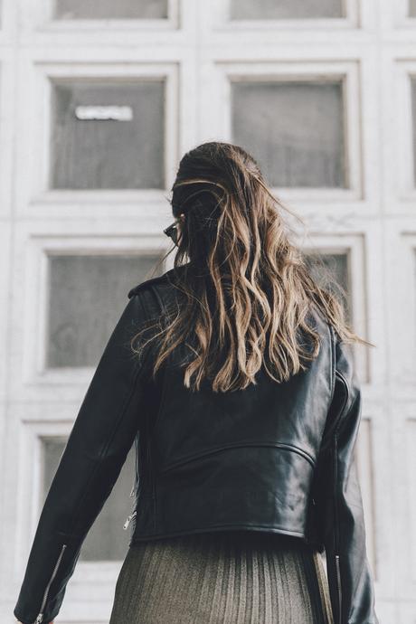 TOKYO Collage_Vintage_Reiss-Pleated_Skirt-Blue_Shirt-Palais_de_Tokyo-16