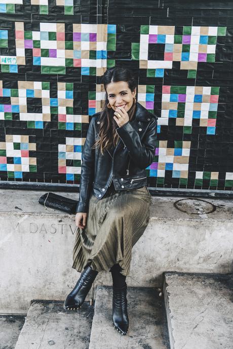 TOKYO Collage_Vintage_Reiss-Pleated_Skirt-Blue_Shirt-Palais_de_Tokyo-40