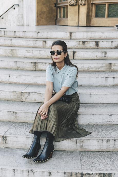 TOKYO Collage_Vintage_Reiss-Pleated_Skirt-Blue_Shirt-Palais_de_Tokyo-27