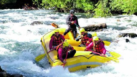Esquel, desafíos en ríos patagónicos a través de espectaculares paisajes y bellezas naturales. Esquel, desafíos en ríos patagónicos a través de espectaculares paisajes y bellezas naturales.