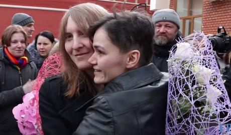 En Rusia una pareja de lesbiana logra casarse. rui1.jpg