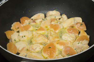 Arroz con pollo al ajillo Arroz con pollo al ajillo