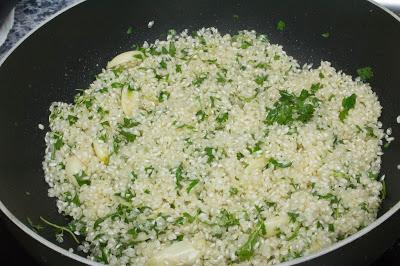 Arroz con pollo al ajillo Arroz con pollo al ajillo