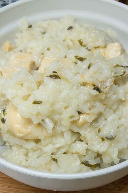 Arroz con pollo al ajillo Arroz con pollo al ajillo