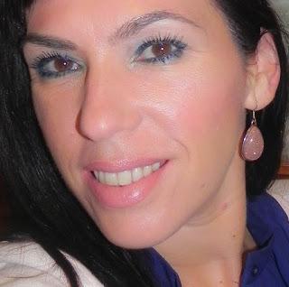 Azul Eternity (look, manicura y outfit) Azul Eternity (look, manicura y outfit)