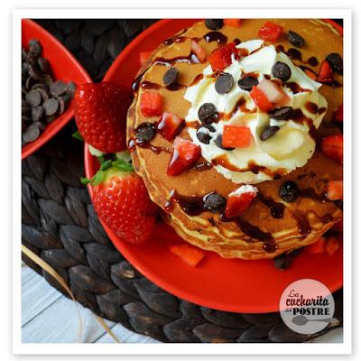 TORTITAS AMERICANAS CON CHIPS DE CHOCOLATE / PANCAKES WITH CHOCOLATE CHIPS