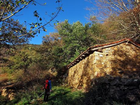 TROBANIELLO - SOBRE EL TAMBARON - VALLE LA FOIX