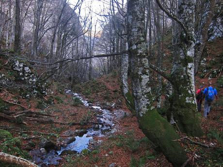 TROBANIELLO - SOBRE EL TAMBARON - VALLE LA FOIX