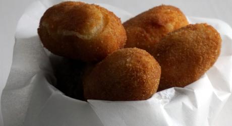 Receta de croquetas de queso de cabra y cebolla caramelizada Receta de croquetas de queso de cabra y cebolla caramelizada