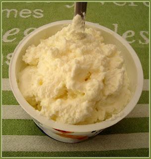 Espaguetis con espinacas, brócoli, requesón, y pesto de nueces.