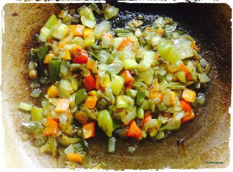 Vainas con sofrito de verduras Vaina con sofrito de verduras Elaboración 2